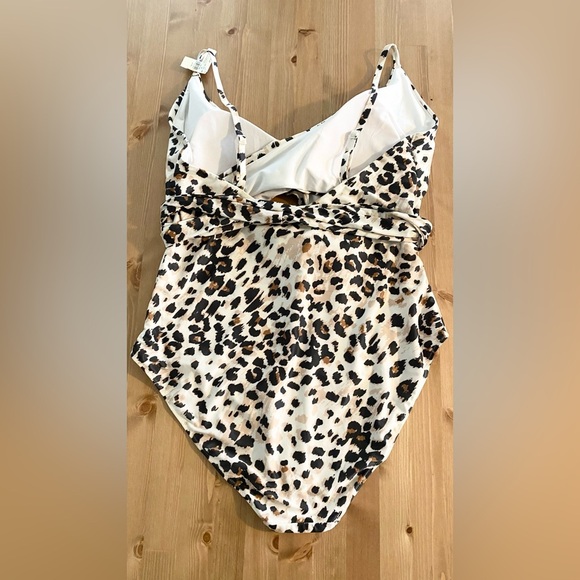 AERIE Leopard Print Wrap One-Piece Swimsuit XXL Full Coverage V-Neck Cut-Out NWT - Picture 4 of 16